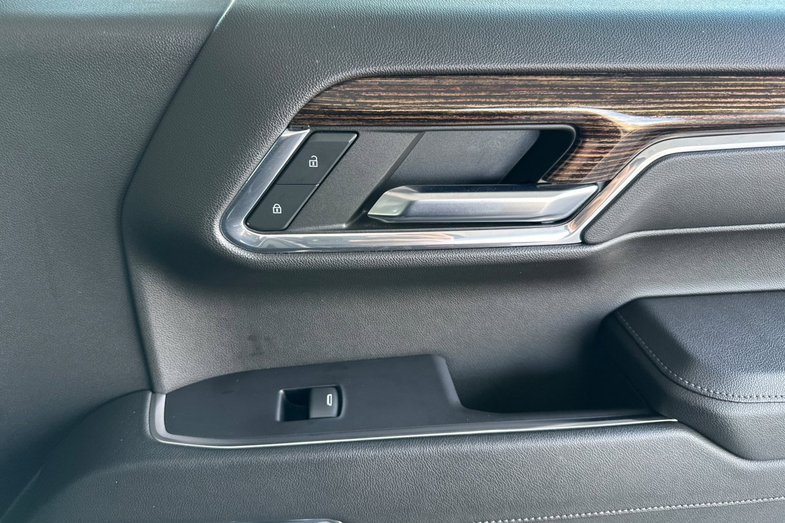 Used 2023 GMC Sierra 1500 Elevation w/ LPO, Elevation Black Package image 21