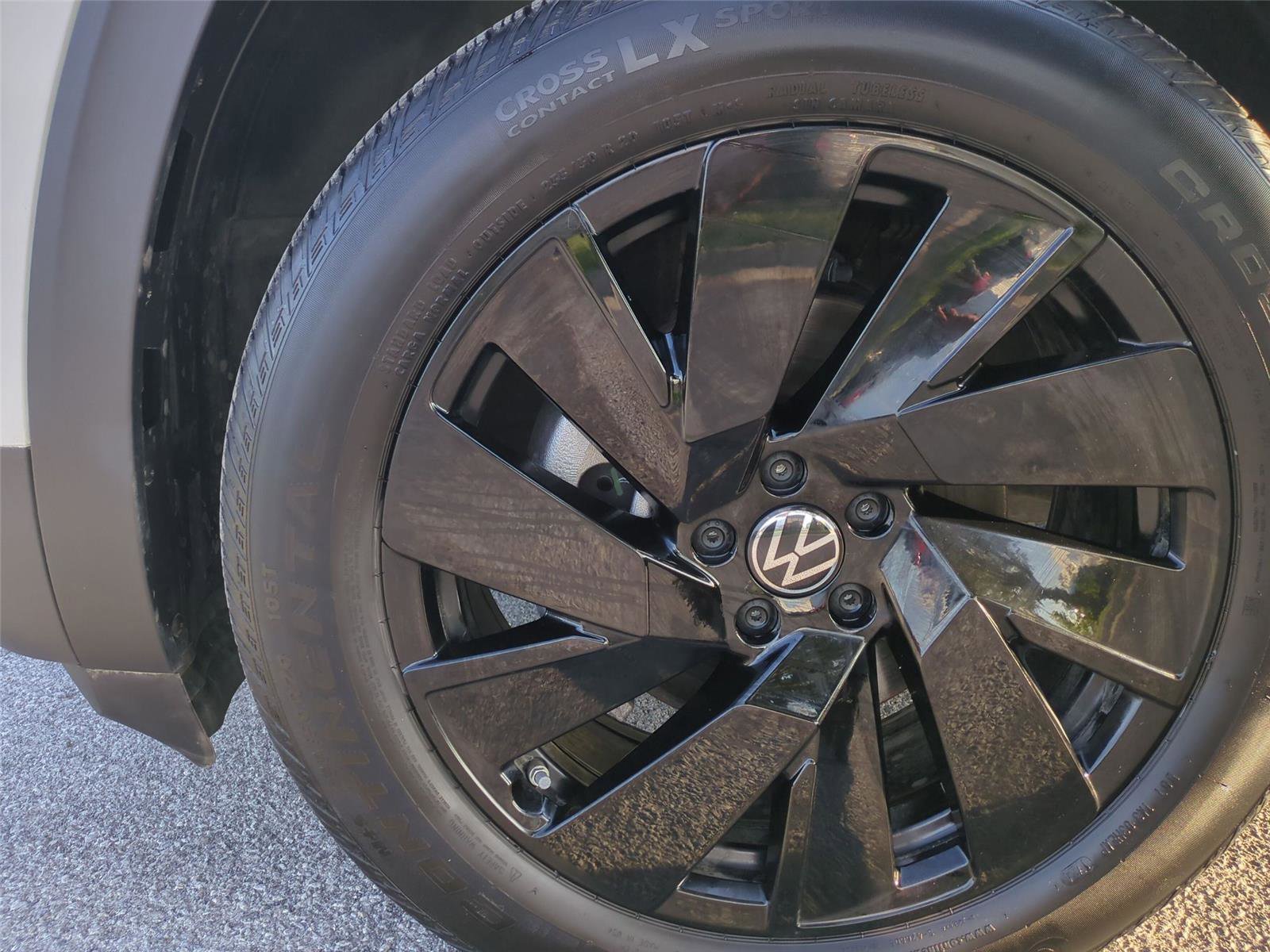 Used 2024 Volkswagen Atlas SE w/ Black Wheel Package AWD/4WD image 22
