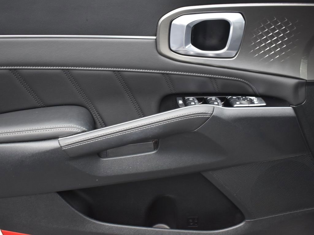 Used 2022 Kia Sorento SX w/ Panoramic Sunroof Package image 11
