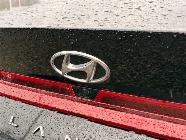 Used 2023 Hyundai Elantra SEL image 17