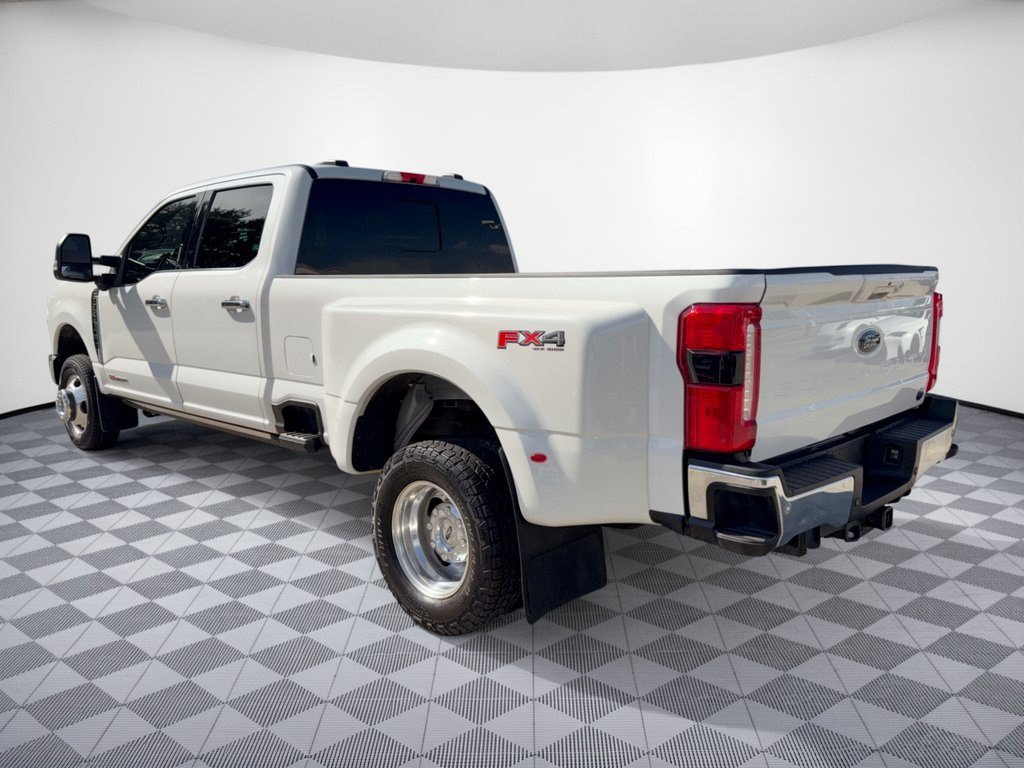 Used 2024 Ford F350 Lariat w/ Lariat Ultimate Package AWD/4WD image 3