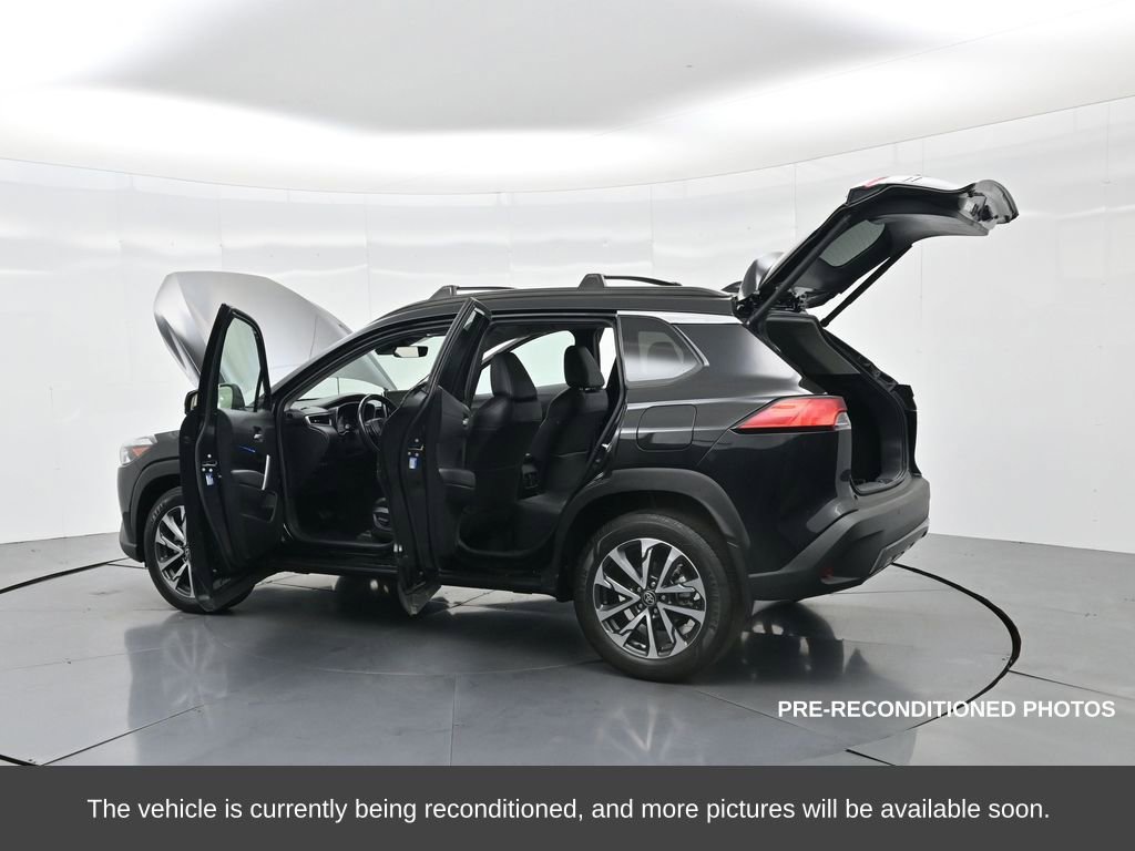 Used 2023 Toyota Corolla Cross XLE image 40