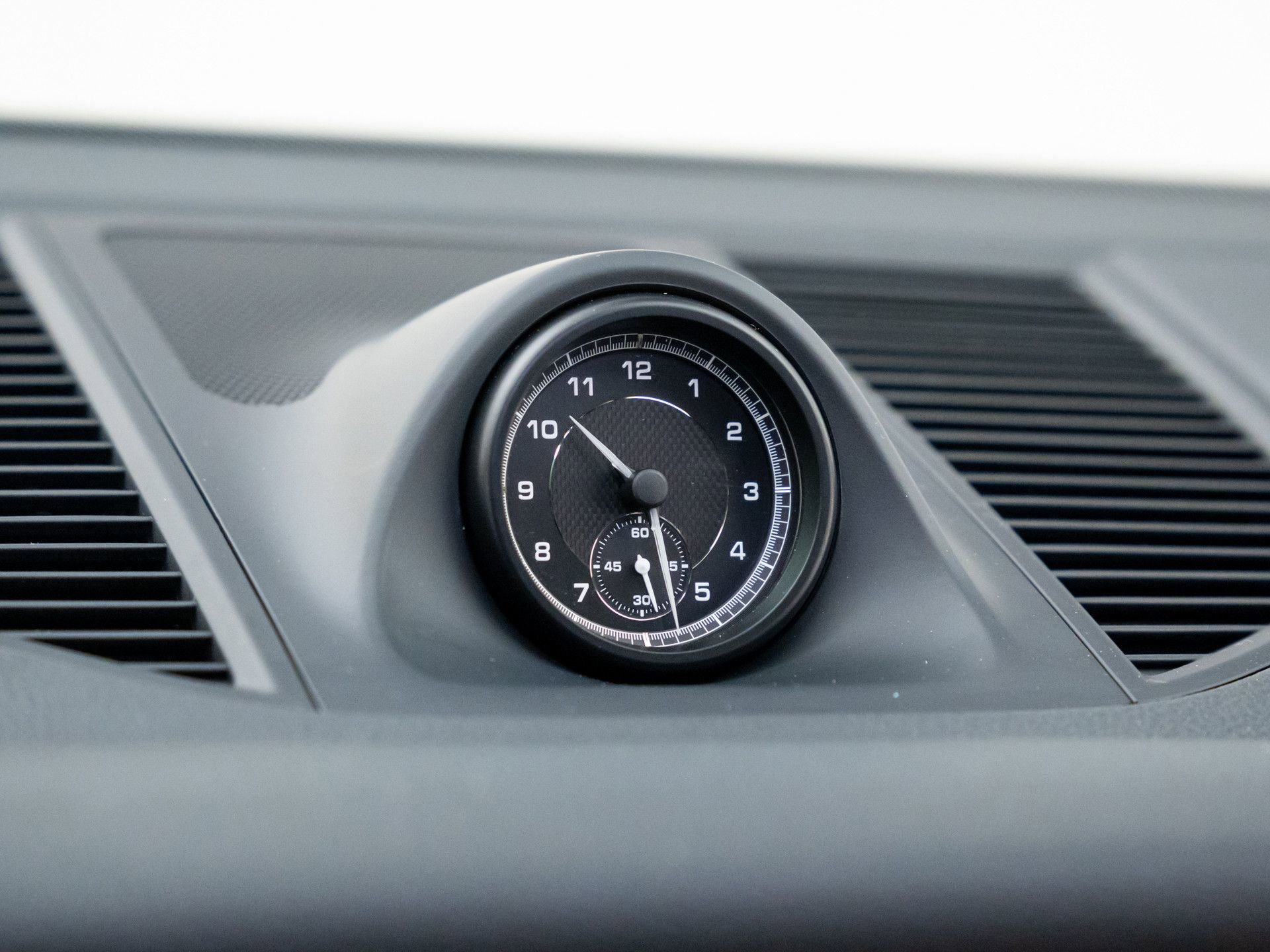 Certified 2025 Porsche Macan image 22