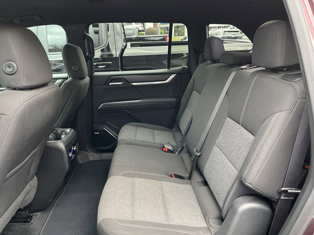 Used 2025 GMC Acadia Elevation image 15