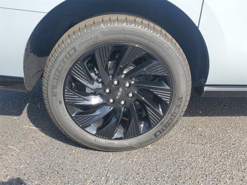 New 2025 Lincoln Navigator L Reserve w/ Jet Appearance Package image 5