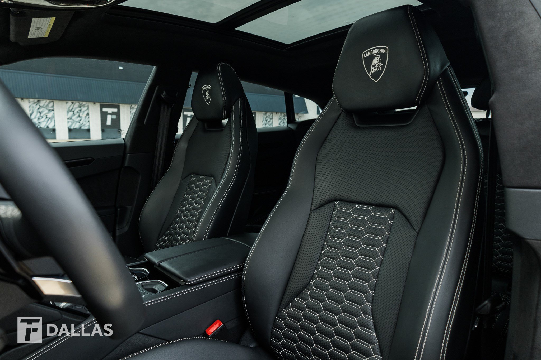 Used 2024 Lamborghini Urus S AWD/4WD image 4