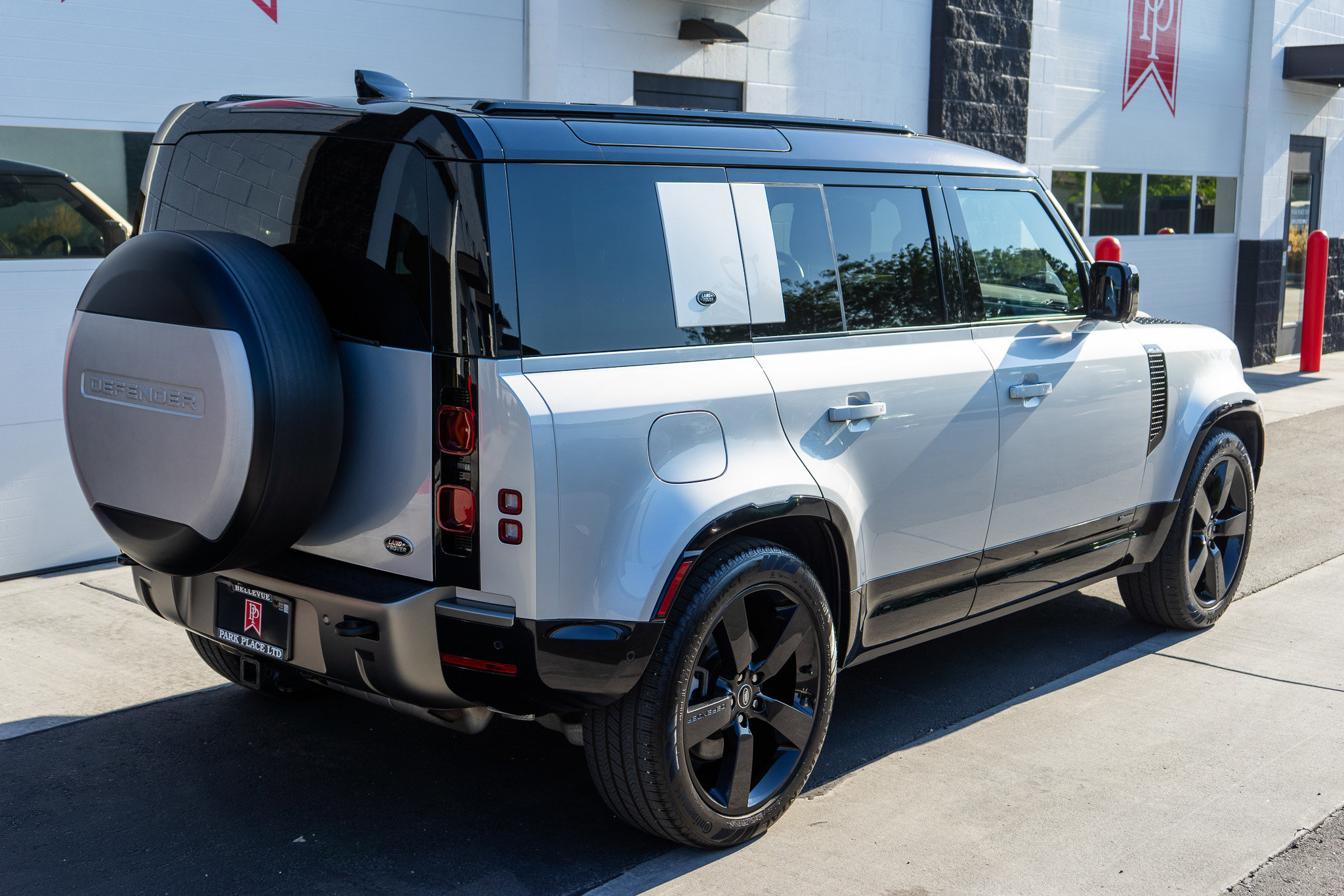 Used 2021 Land Rover Defender 110 X-Dynamic HSE image 67