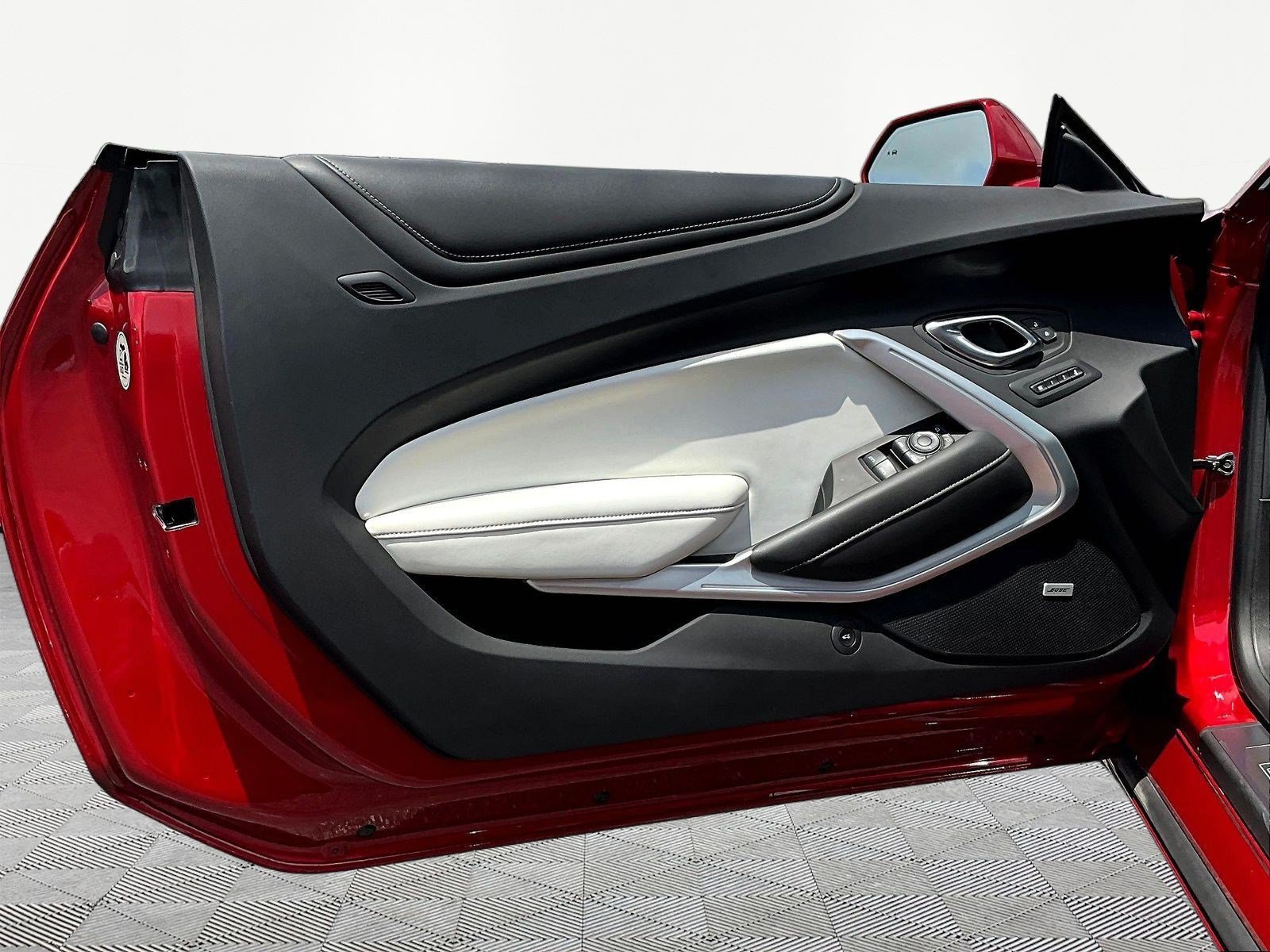 Used 2019 Chevrolet Camaro SS RWD image 17