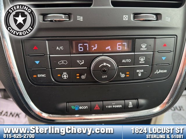 Used 2015 Chrysler Town & Country Touring-L w/ Driver Convenience Group image 21