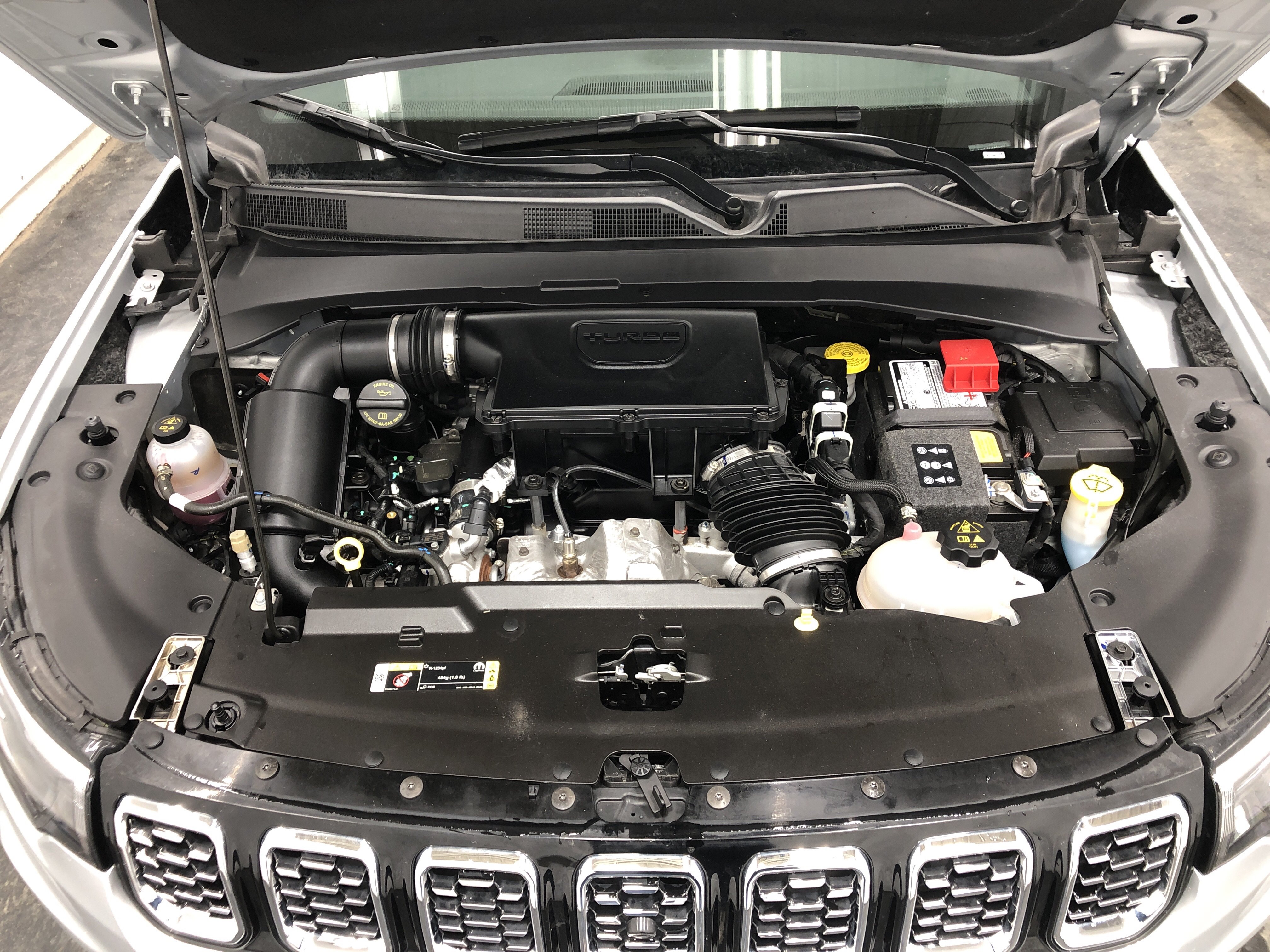 Certified 2024 Jeep Compass Limited w/ Elite Group AWD/4WD image 8