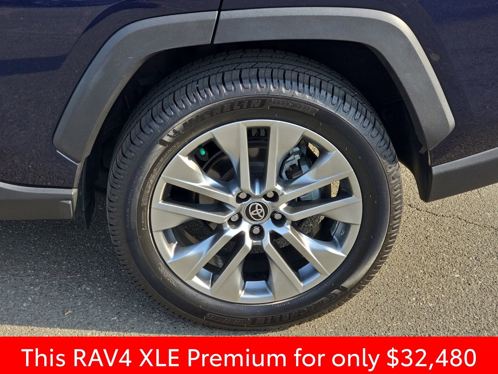 Used 2023 Toyota RAV4 XLE Premium image 41