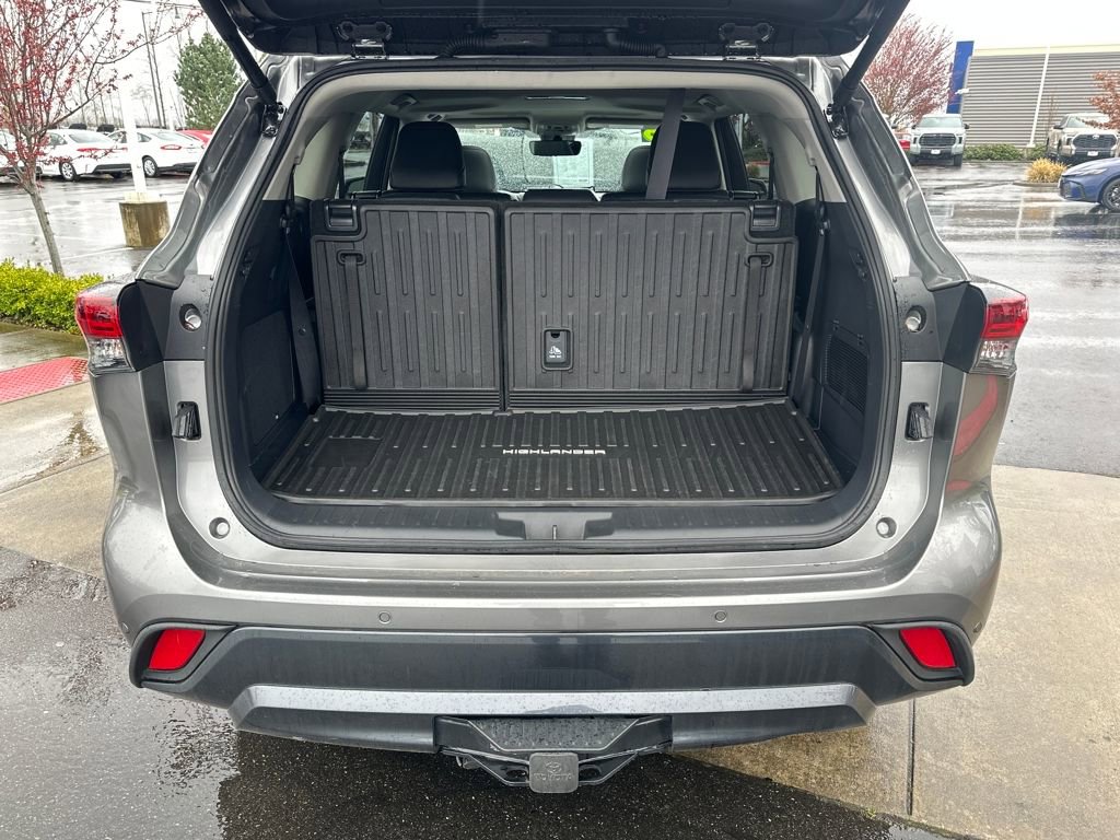 Certified 2025 Toyota Highlander Limited image 27