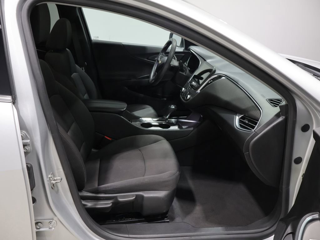 Used 2019 Chevrolet Malibu LT FWD image 24