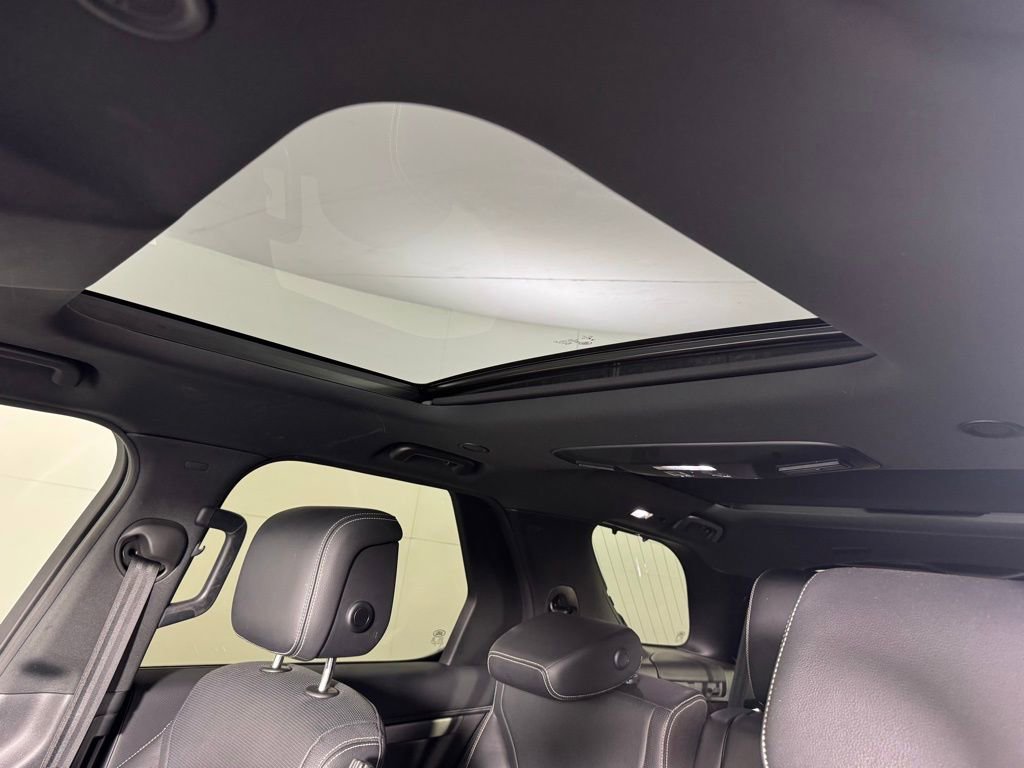 Used 2021 Land Rover Discovery S R-Dynamic image 21