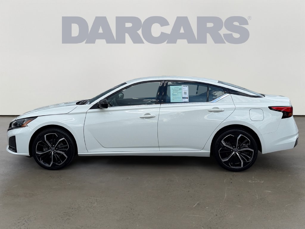 Used 2025 Nissan Altima 2.5 SR AWD/4WD image 4