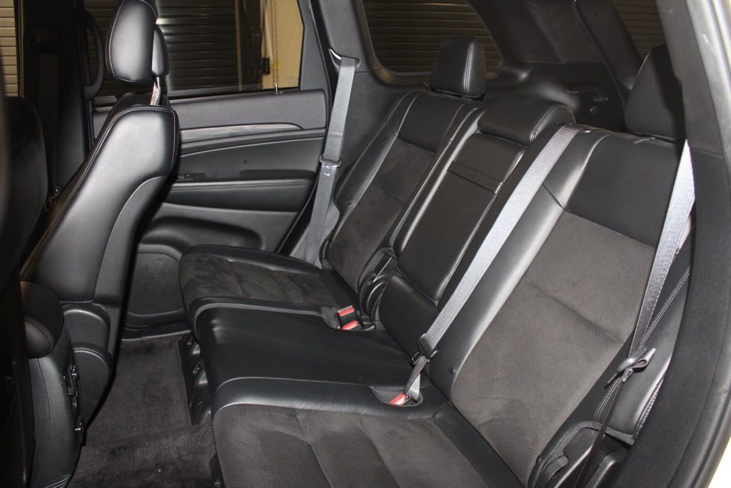 Used 2019 Jeep Grand Cherokee Altitude AWD/4WD image 34