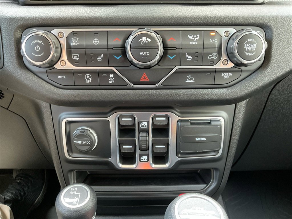 New 2025 Jeep Gladiator Sport image 19