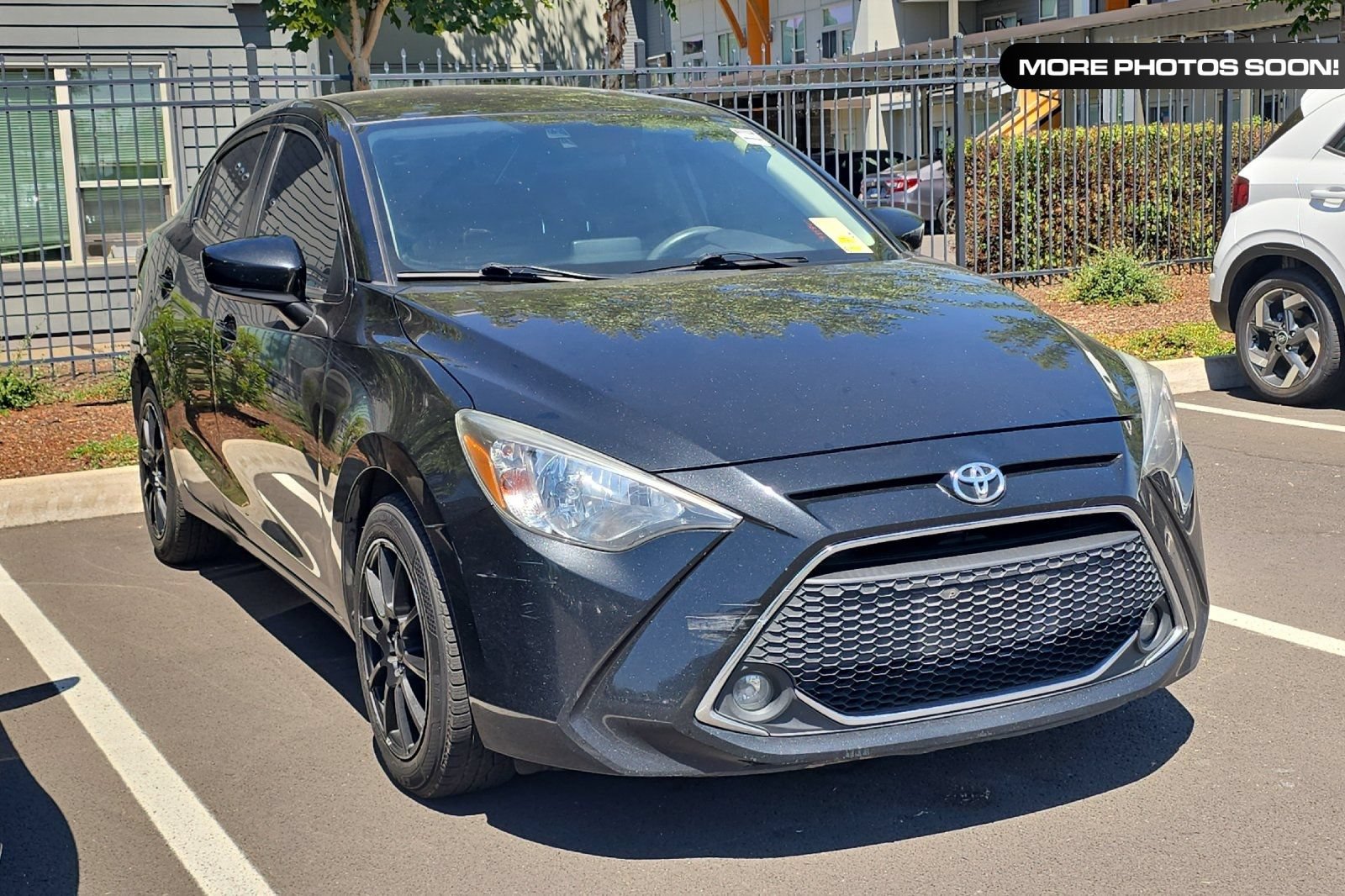 Used 2019 Toyota Yaris LE FWD image 1