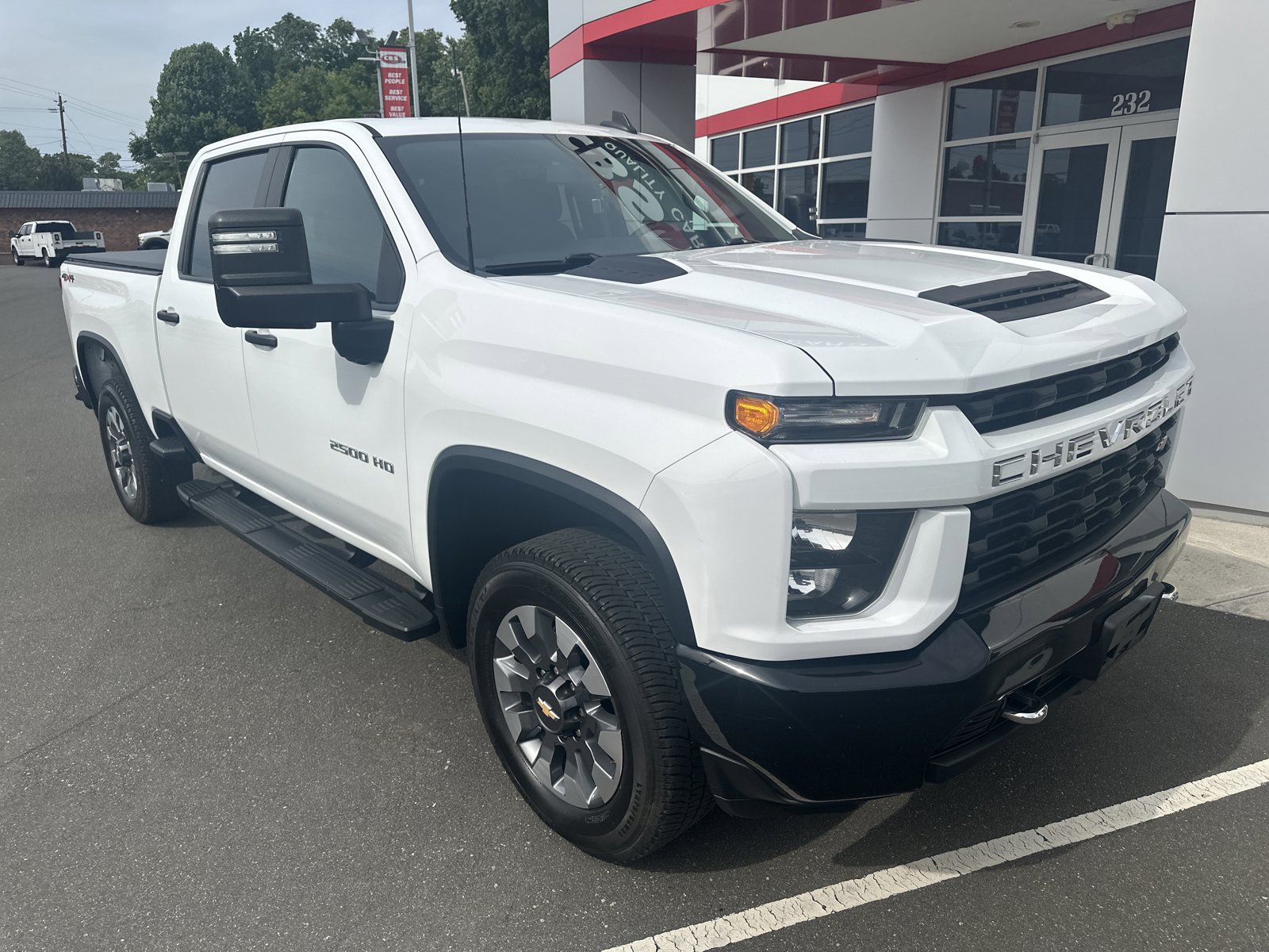 Used 2022 Chevrolet Silverado 2500 Custom w/ Custom Value Package AWD/4WD image 2
