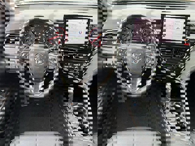 Used 2022 Toyota Camry XSE image 12