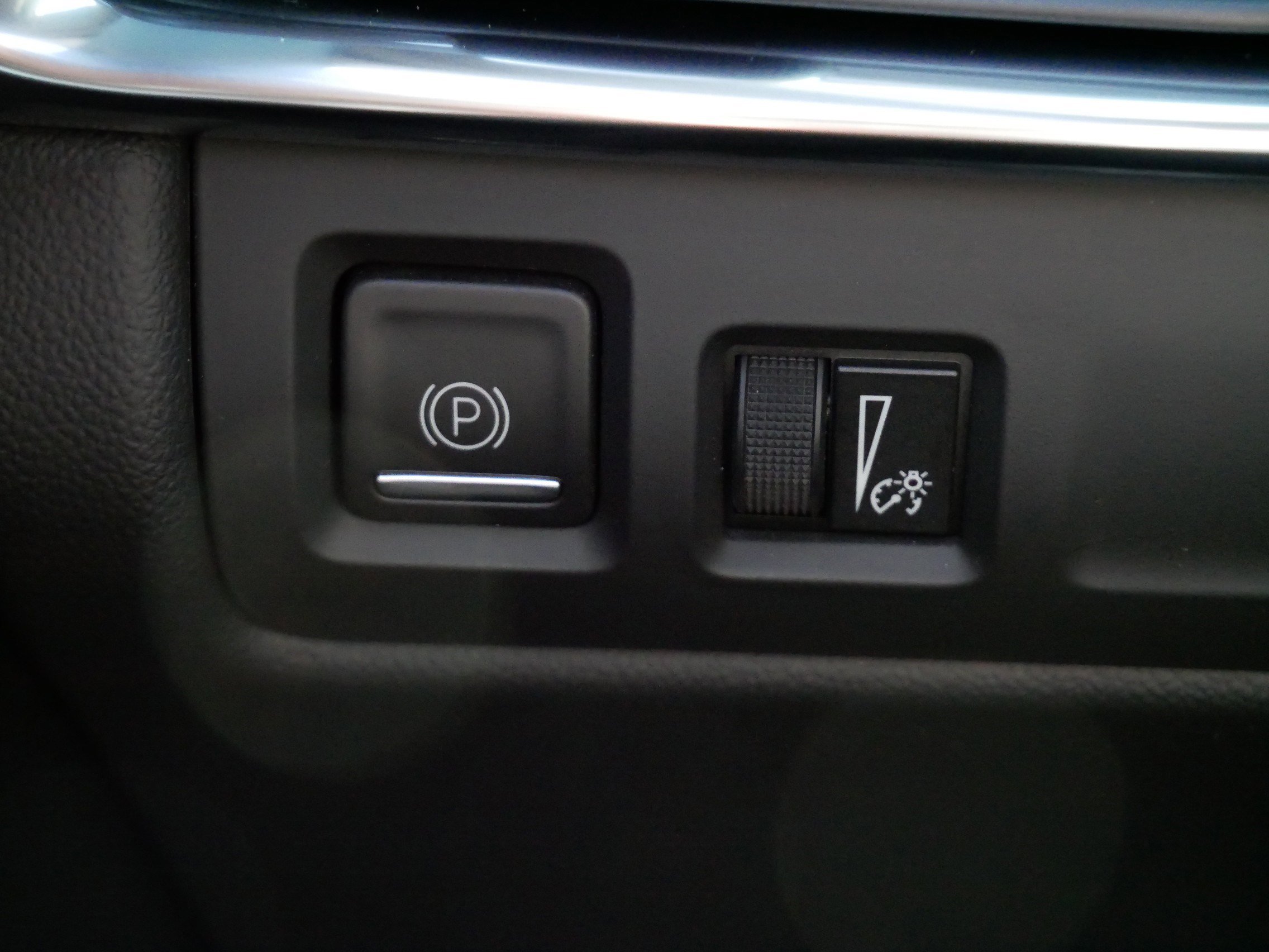 Used 2023 Cadillac XT4 Sport w/ Cold Weather Package image 26