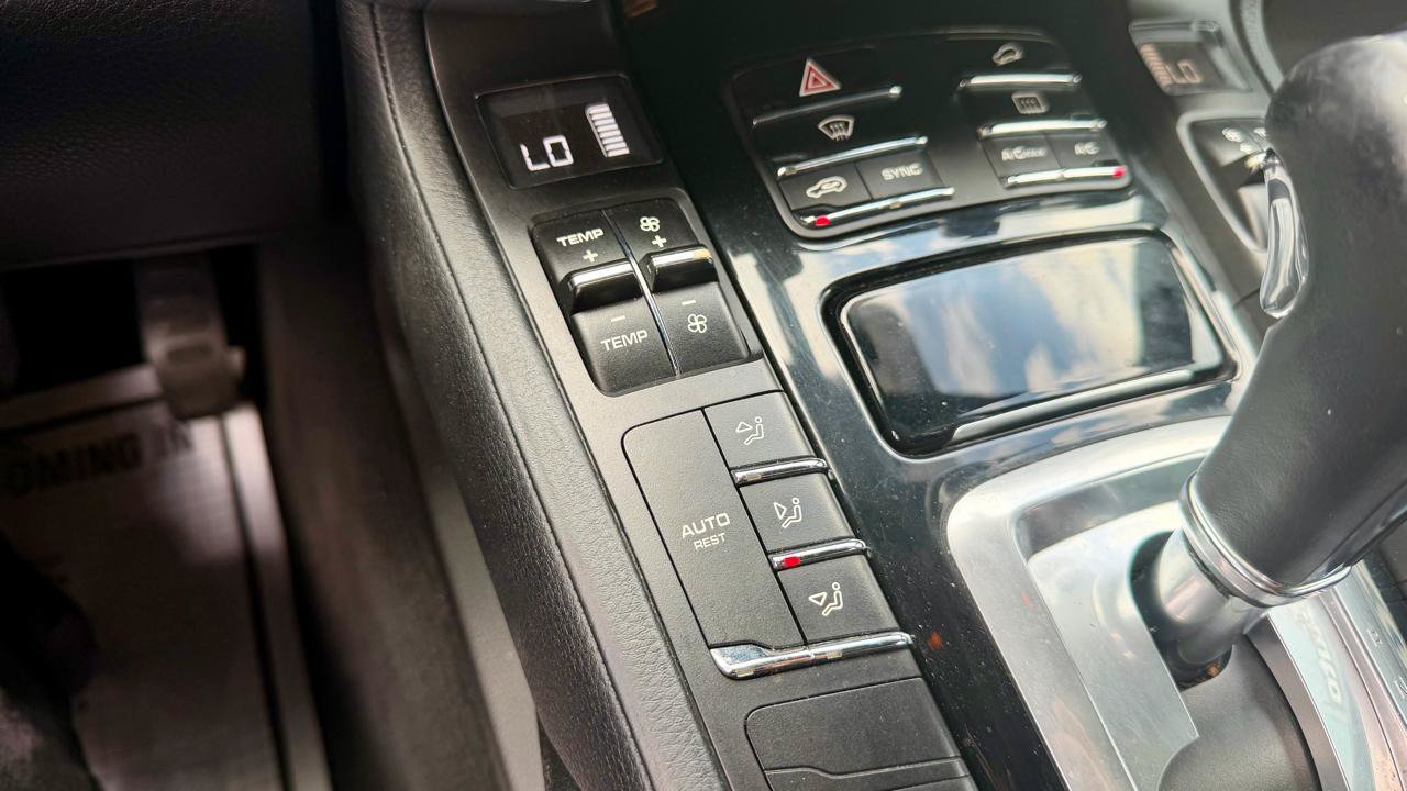 Used 2016 Porsche Cayenne AWD/4WD image 22