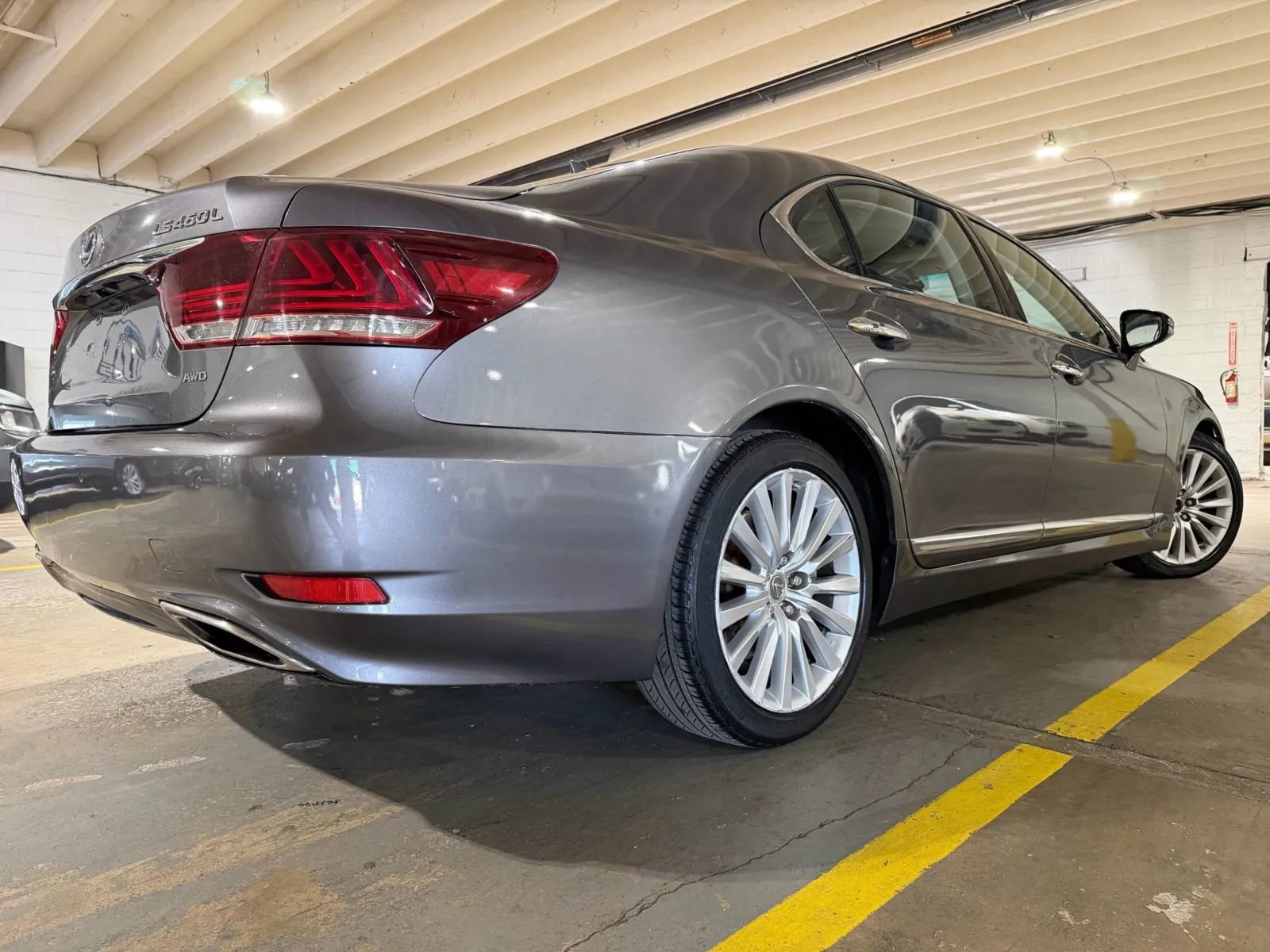 Used 2013 Lexus LS 460 L w/ Preferred Accessory Package AWD/4WD image 4