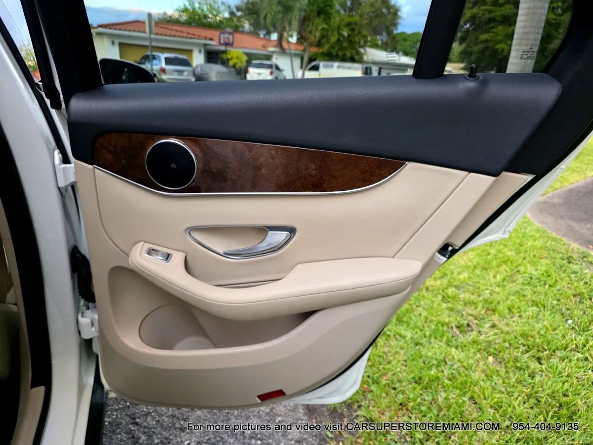 Used 2018 Mercedes-Benz GLC 300 w/ Premium Package image 39