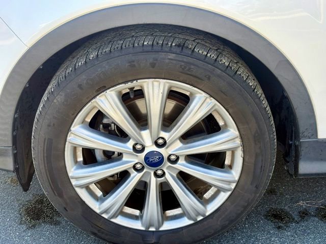 Used 2017 Ford Escape Titanium image 29