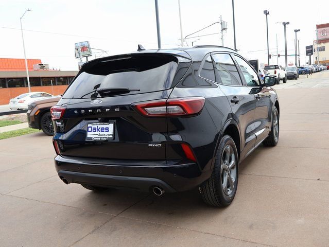 Used 2023 Ford Escape ST-Line w/ Tech Pack #1 image 9