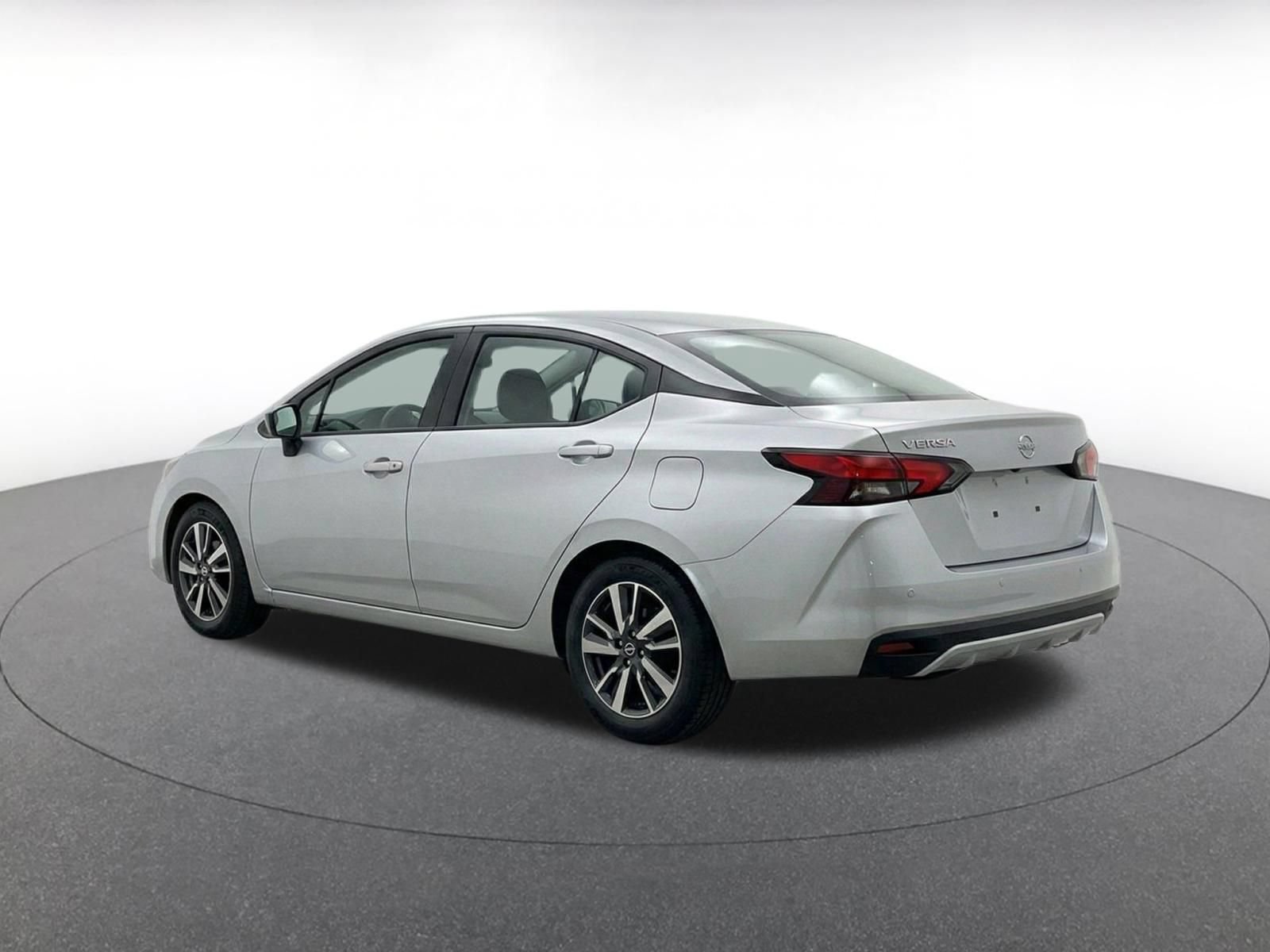 Used 2025 Nissan Versa SV FWD image 7