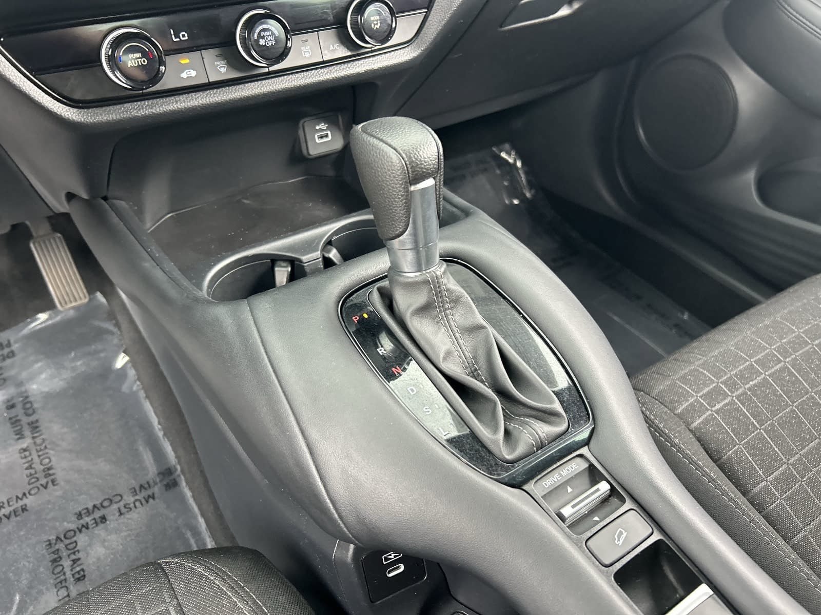 Certified 2025 Honda HR-V LX image 29