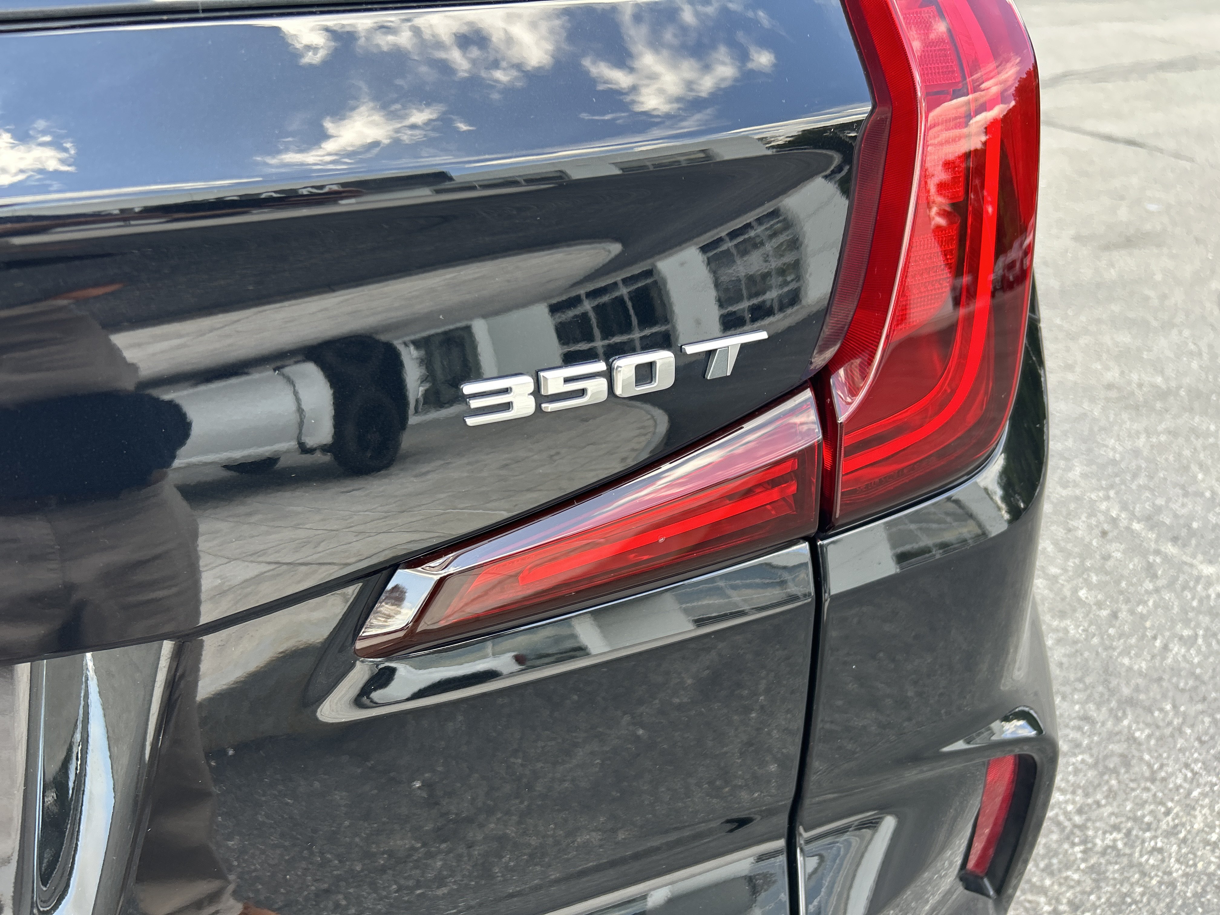 Certified 2025 Cadillac XT4 Premium Luxury w/ Cold Weather Package AWD/4WD image 11