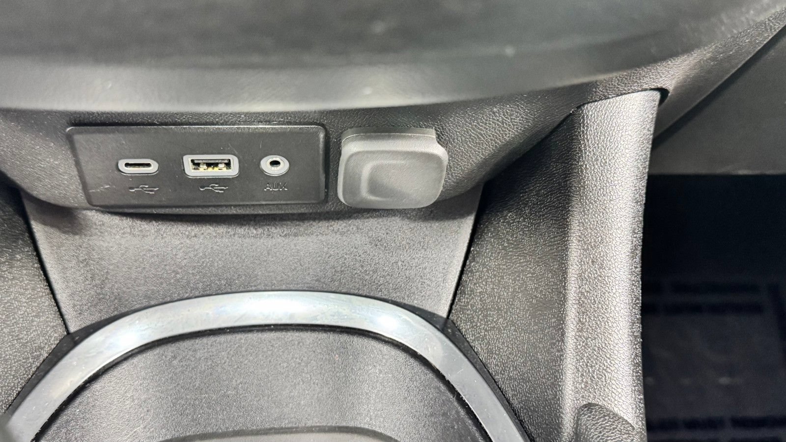 Used 2022 Chevrolet Malibu LT FWD image 25