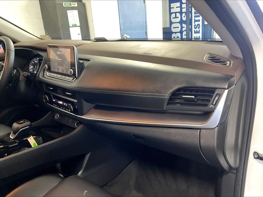 Used 2023 Nissan Rogue SV w/ SV Premium B Package AWD/4WD image 13