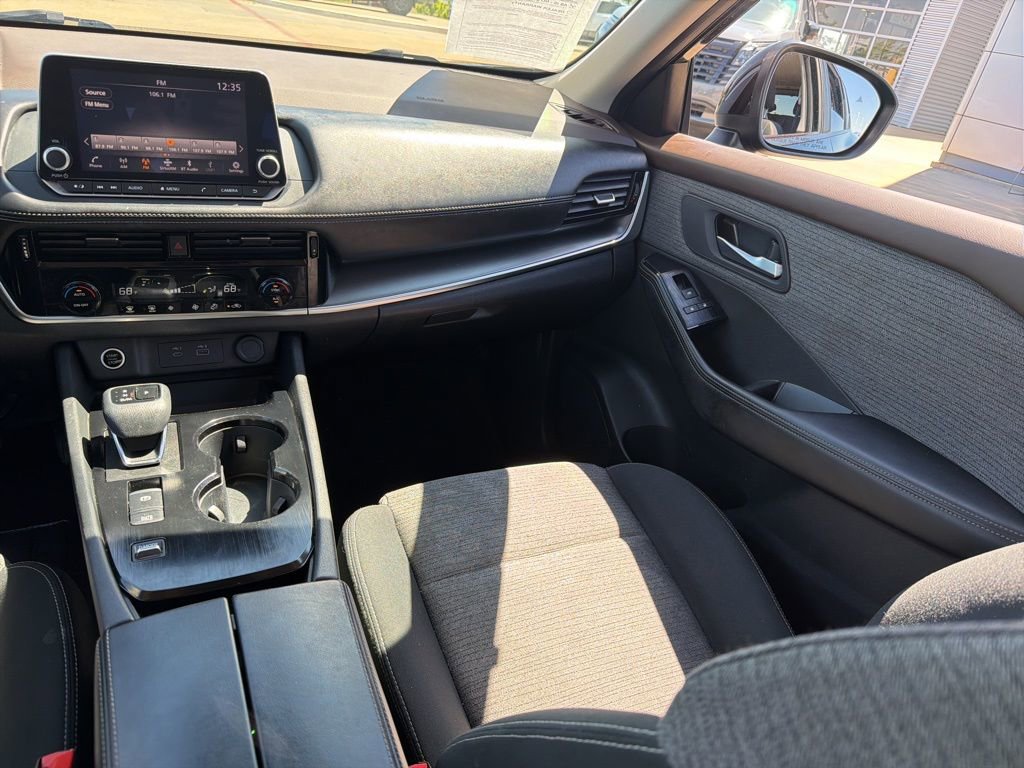Used 2023 Nissan Rogue SV image 19