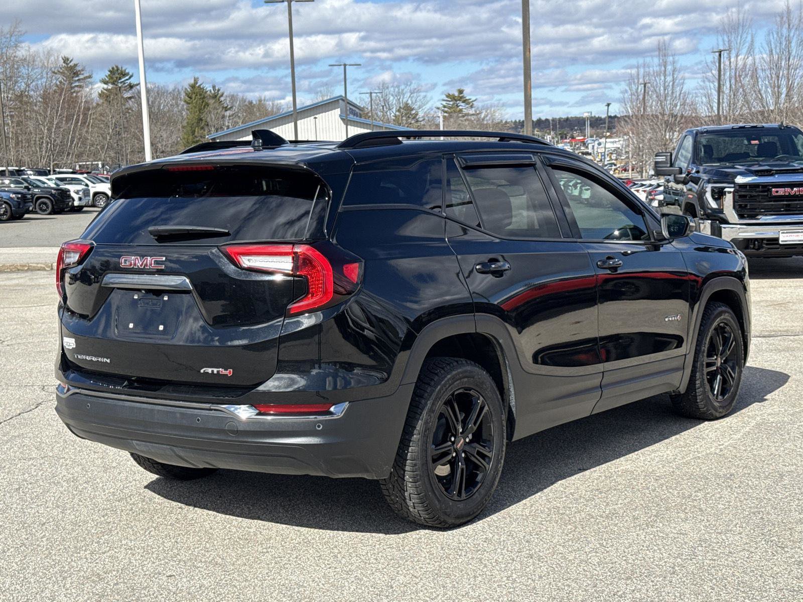 Used 2024 GMC Terrain AT4 image 8