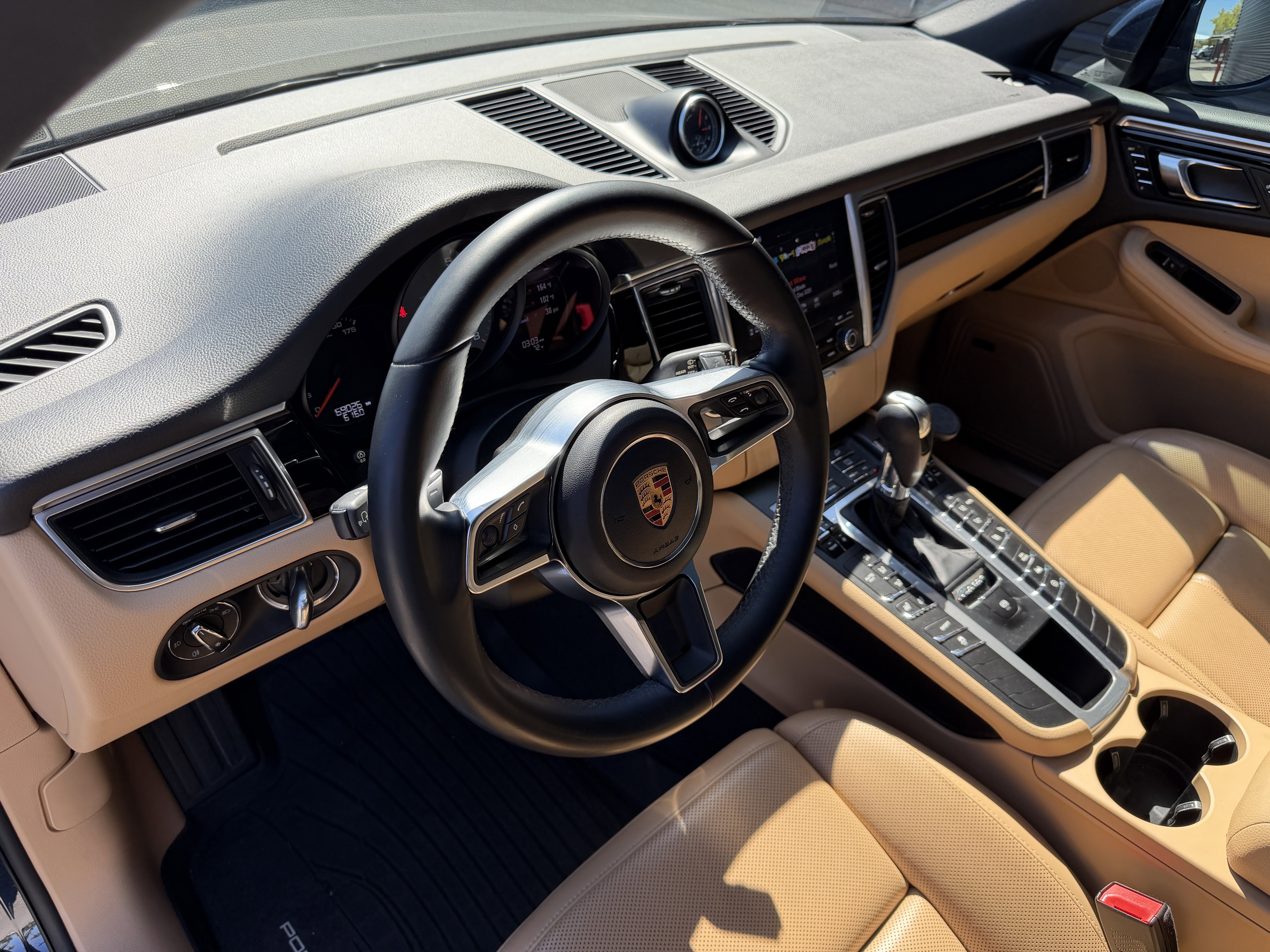 Used 2018 Porsche Macan S image 4