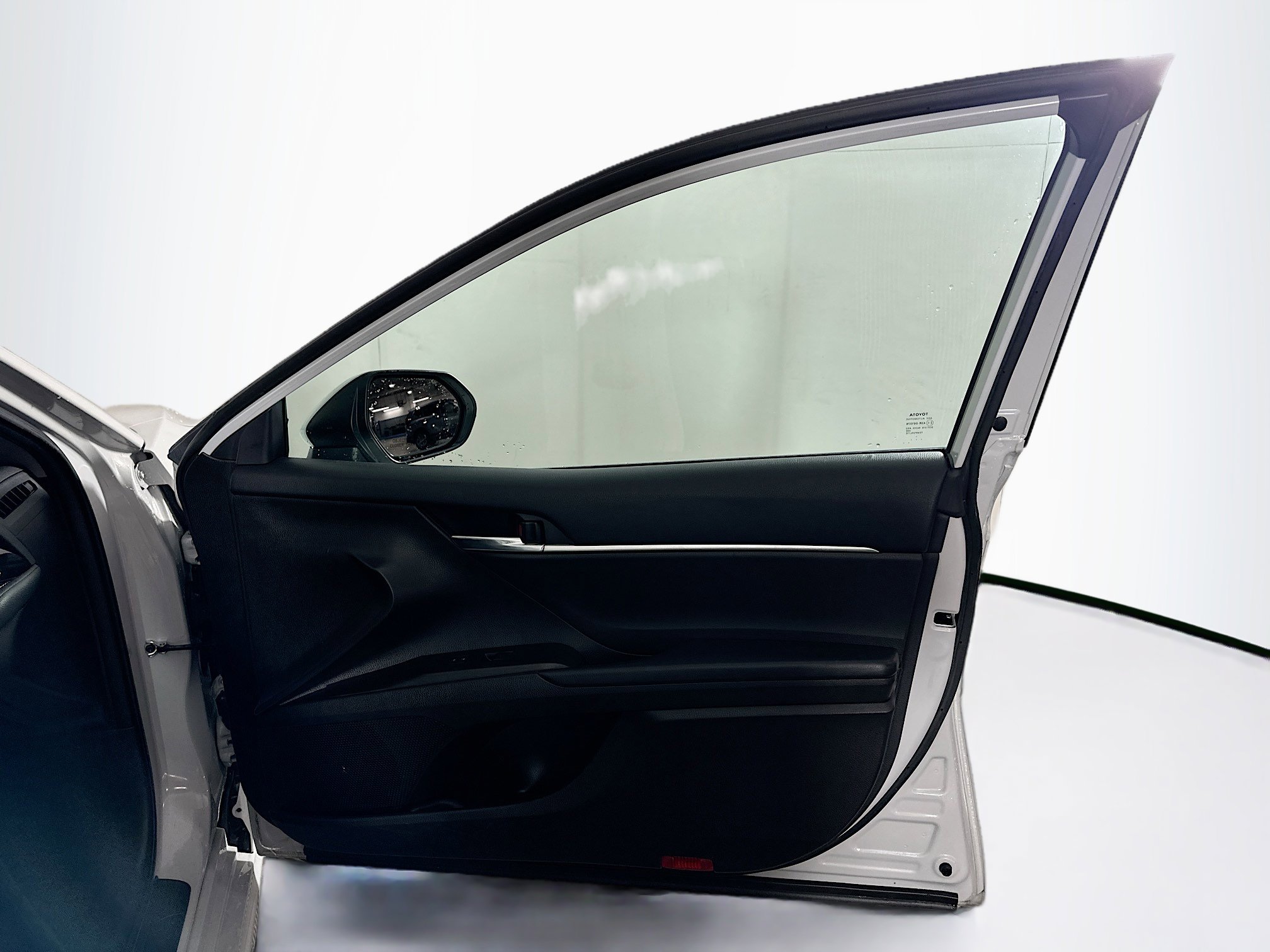 Used 2023 Toyota Camry SE image 30