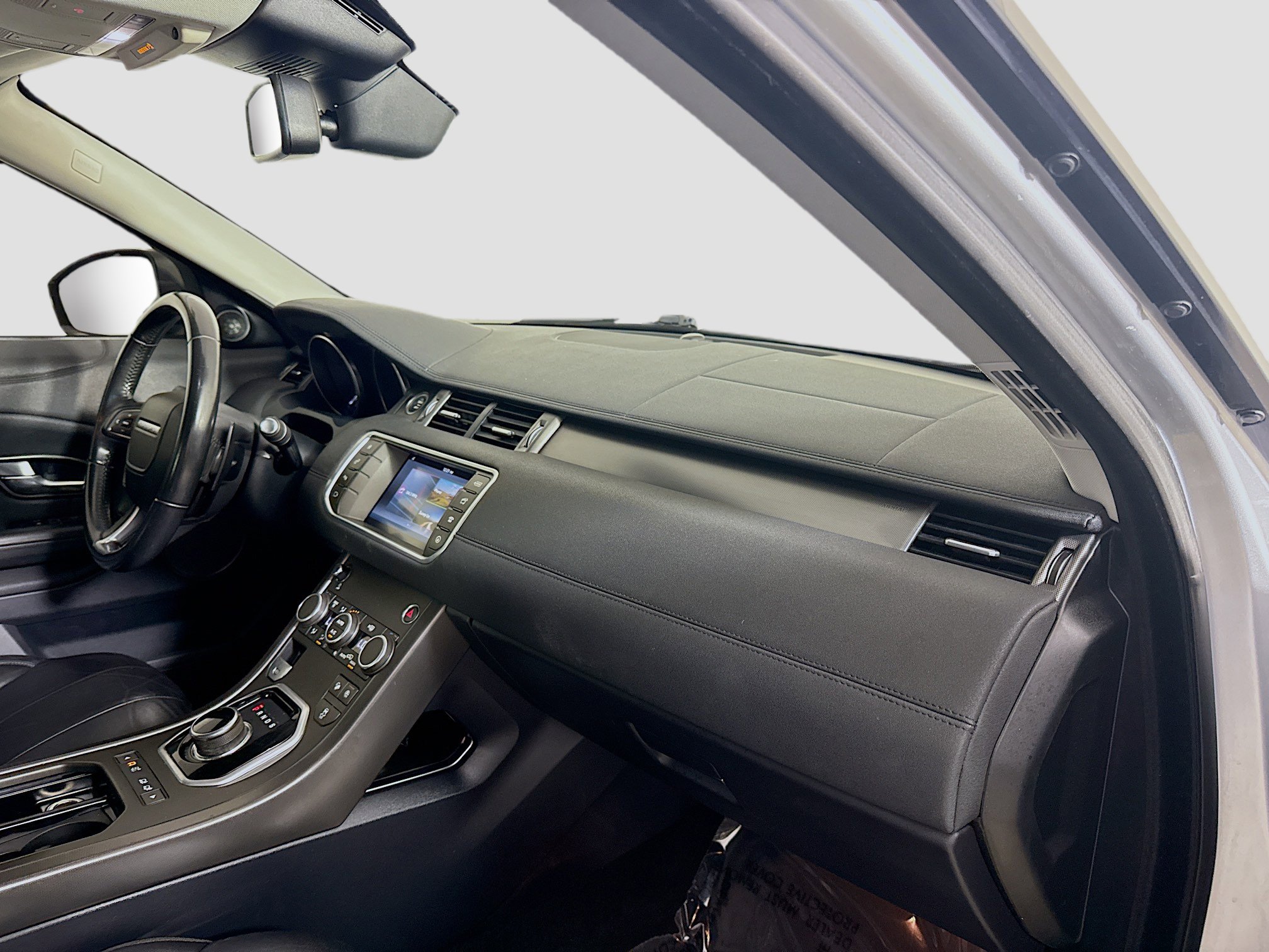 Used 2018 Land Rover Range Rover Evoque SE AWD/4WD image 30
