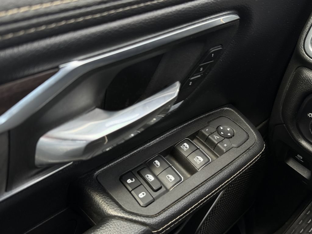 Used 2025 RAM 1500 Laramie AWD/4WD image 10
