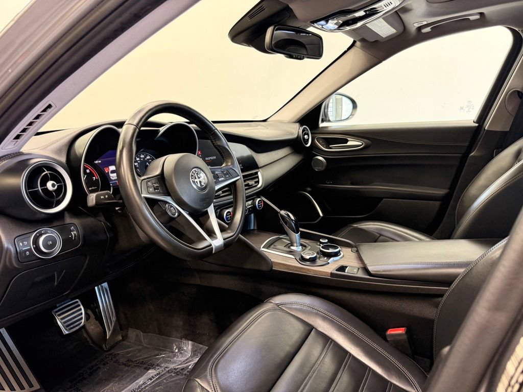 Used 2019 Alfa Romeo Giulia Ti w/ Quick Order Package 22X Lusso AWD/4WD image 11