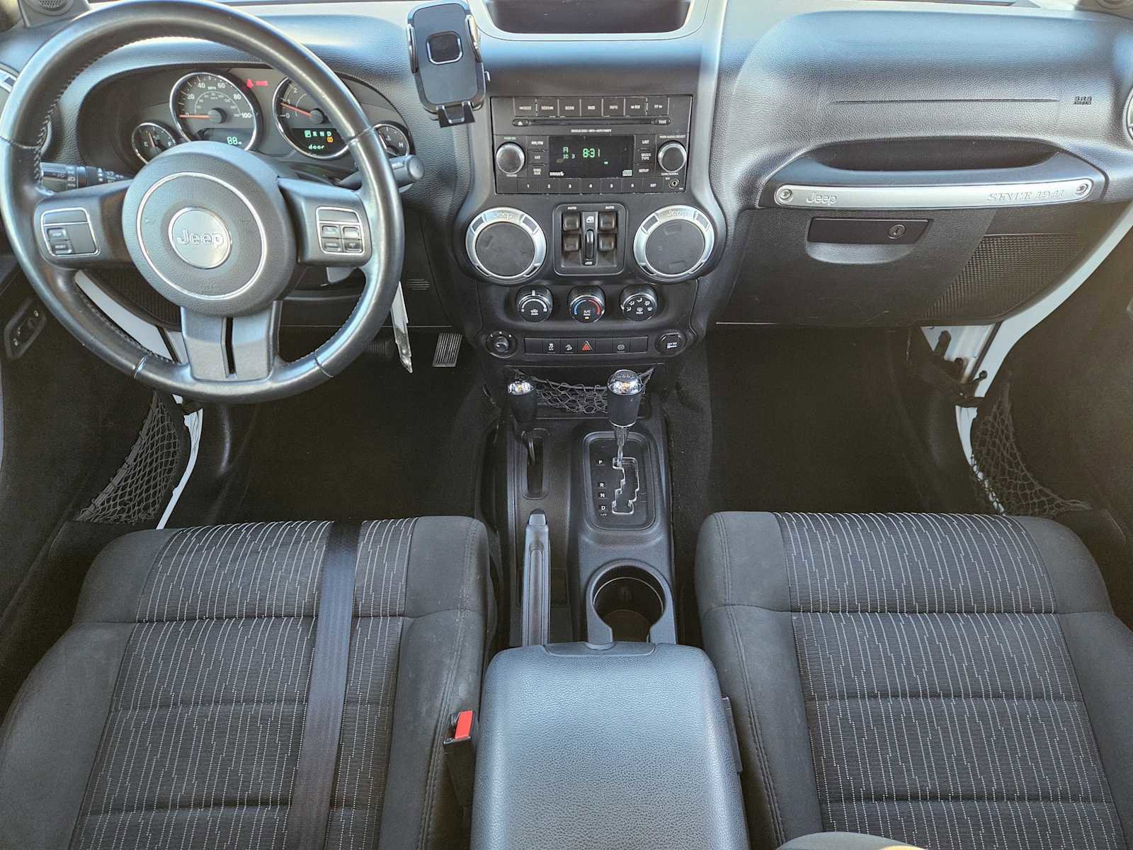 Used 2012 Jeep Wrangler Unlimited Rubicon image 23