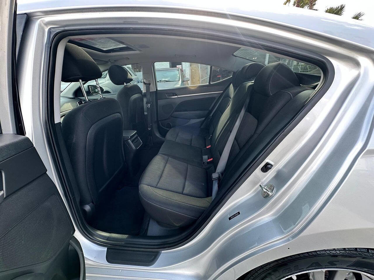 Used 2018 Hyundai Elantra Value Edition FWD image 10