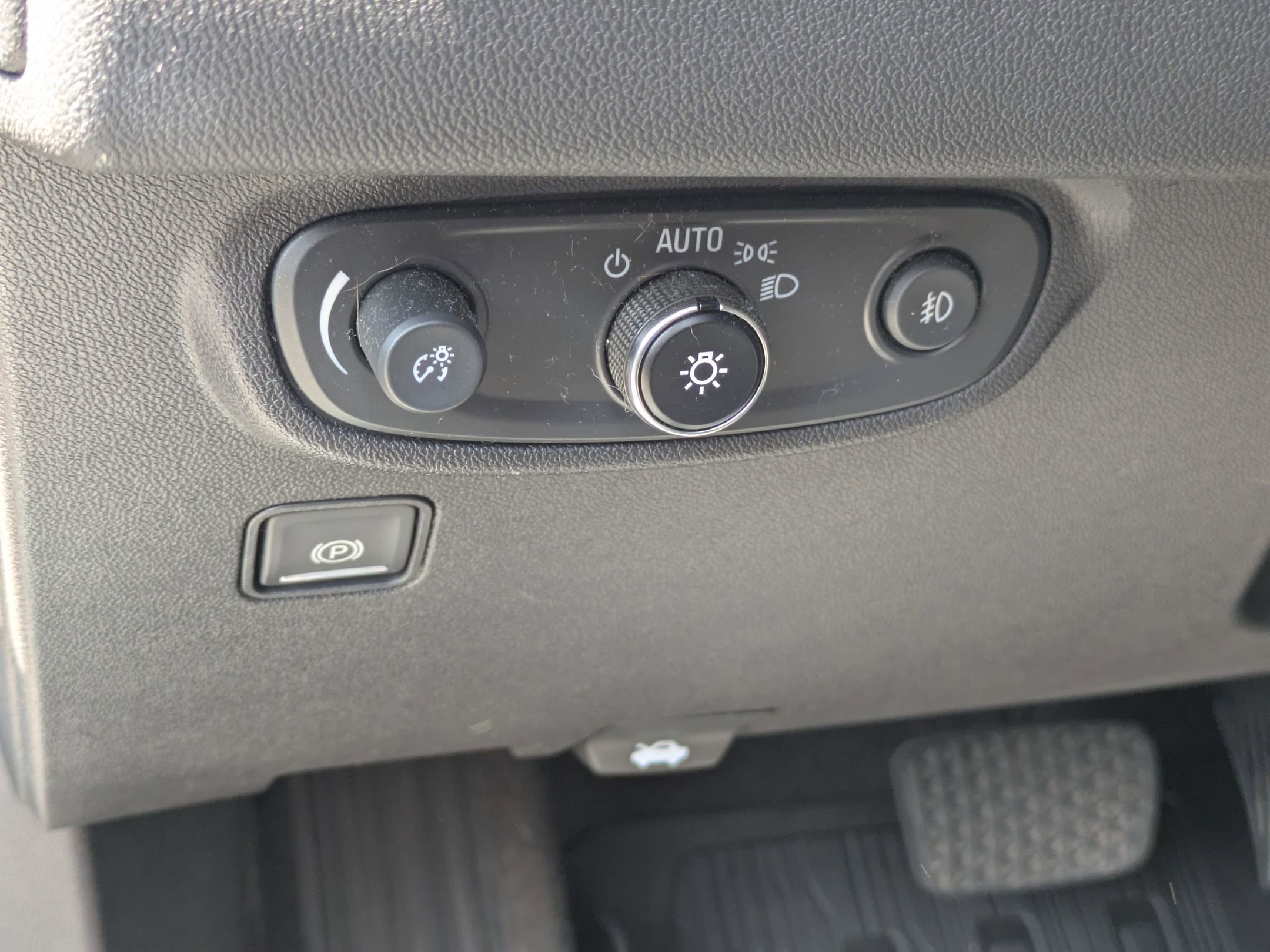 Used 2020 GMC Terrain SLT w/ Preferred Package image 14