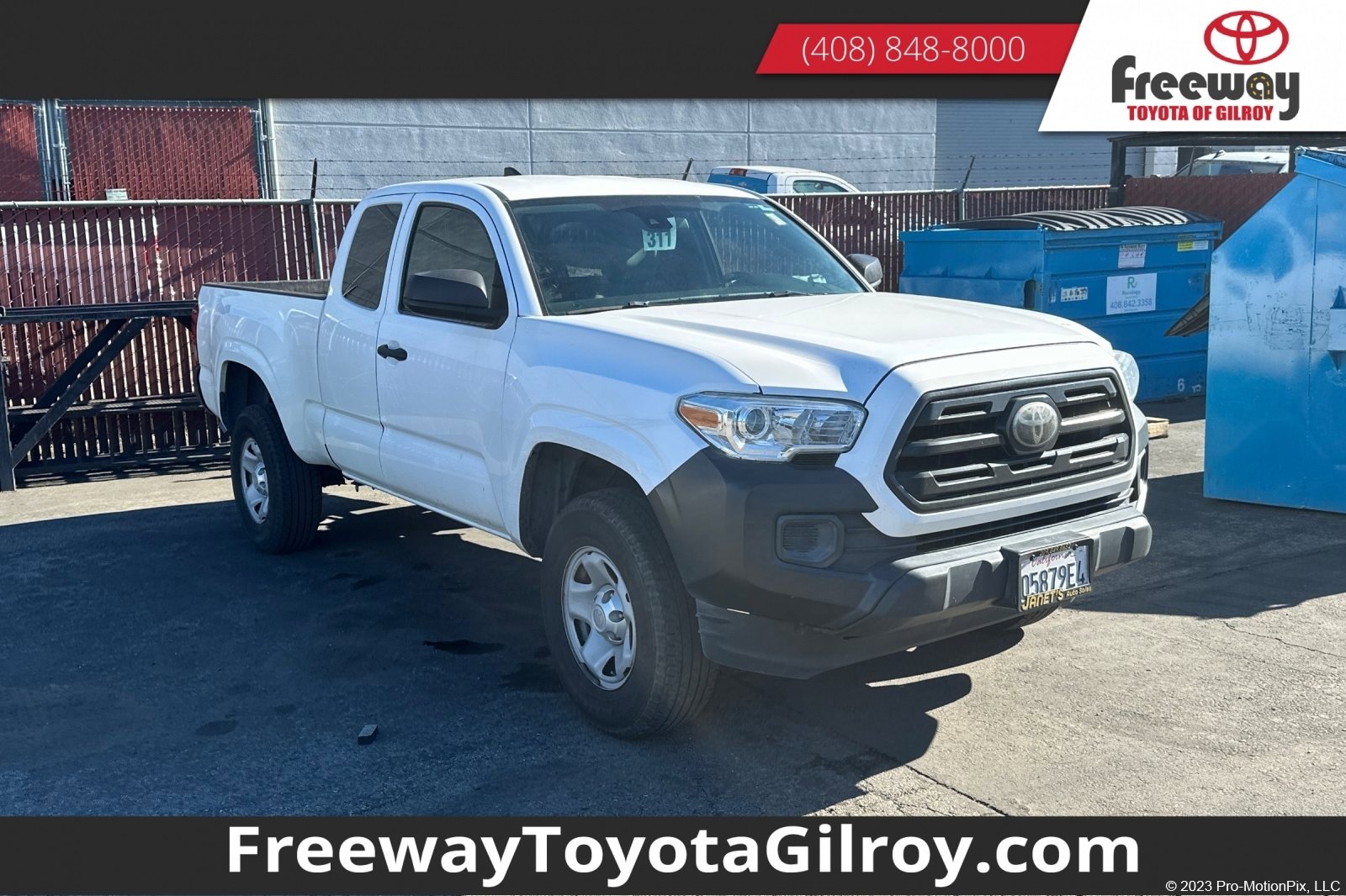 Used 2018 Toyota Tacoma SR image 1
