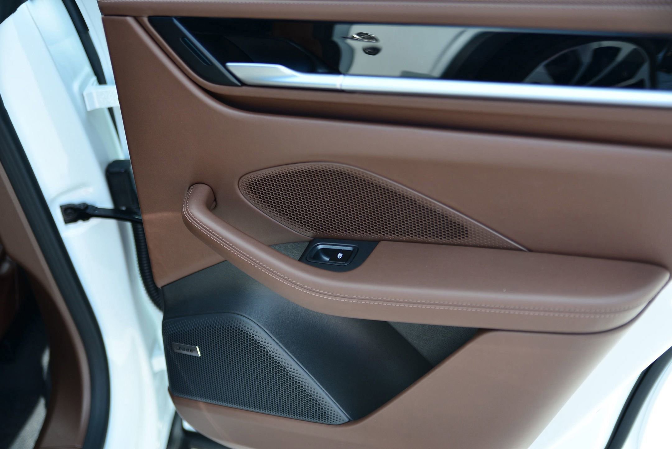 New 2025 Porsche Macan 4 Electric image 26