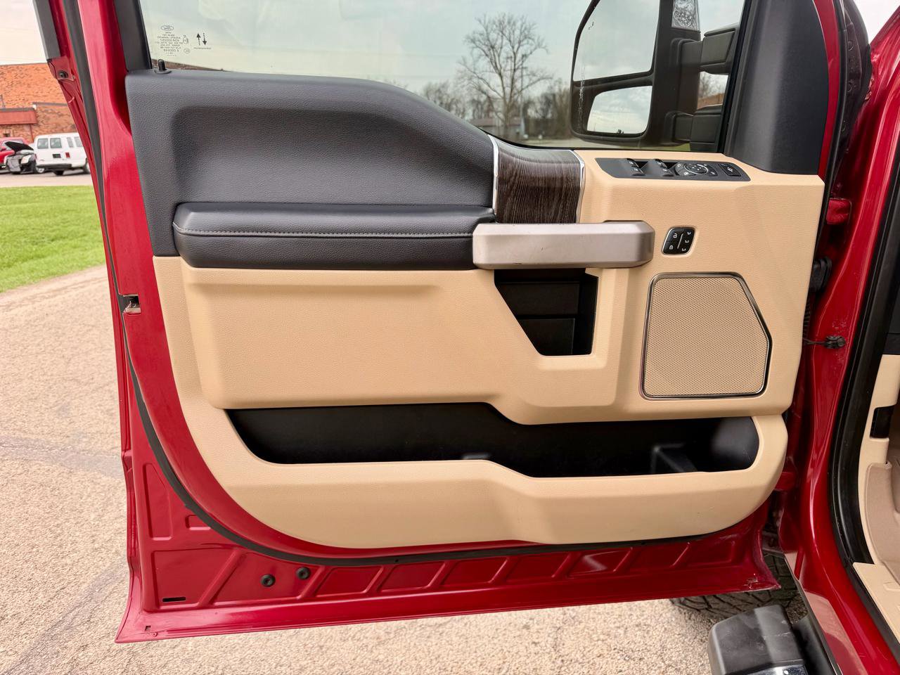 Used 2020 Ford F350 Lariat w/ Lariat Ultimate Package image 16