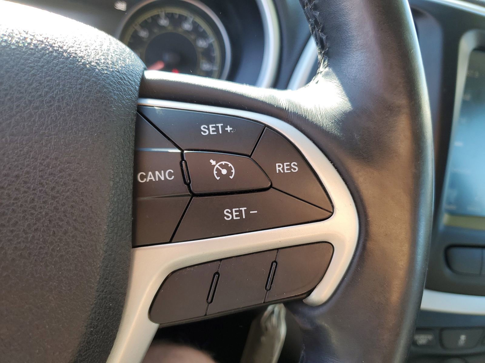 Used 2014 Jeep Cherokee Trailhawk w/ Leather Interior Group AWD/4WD image 23