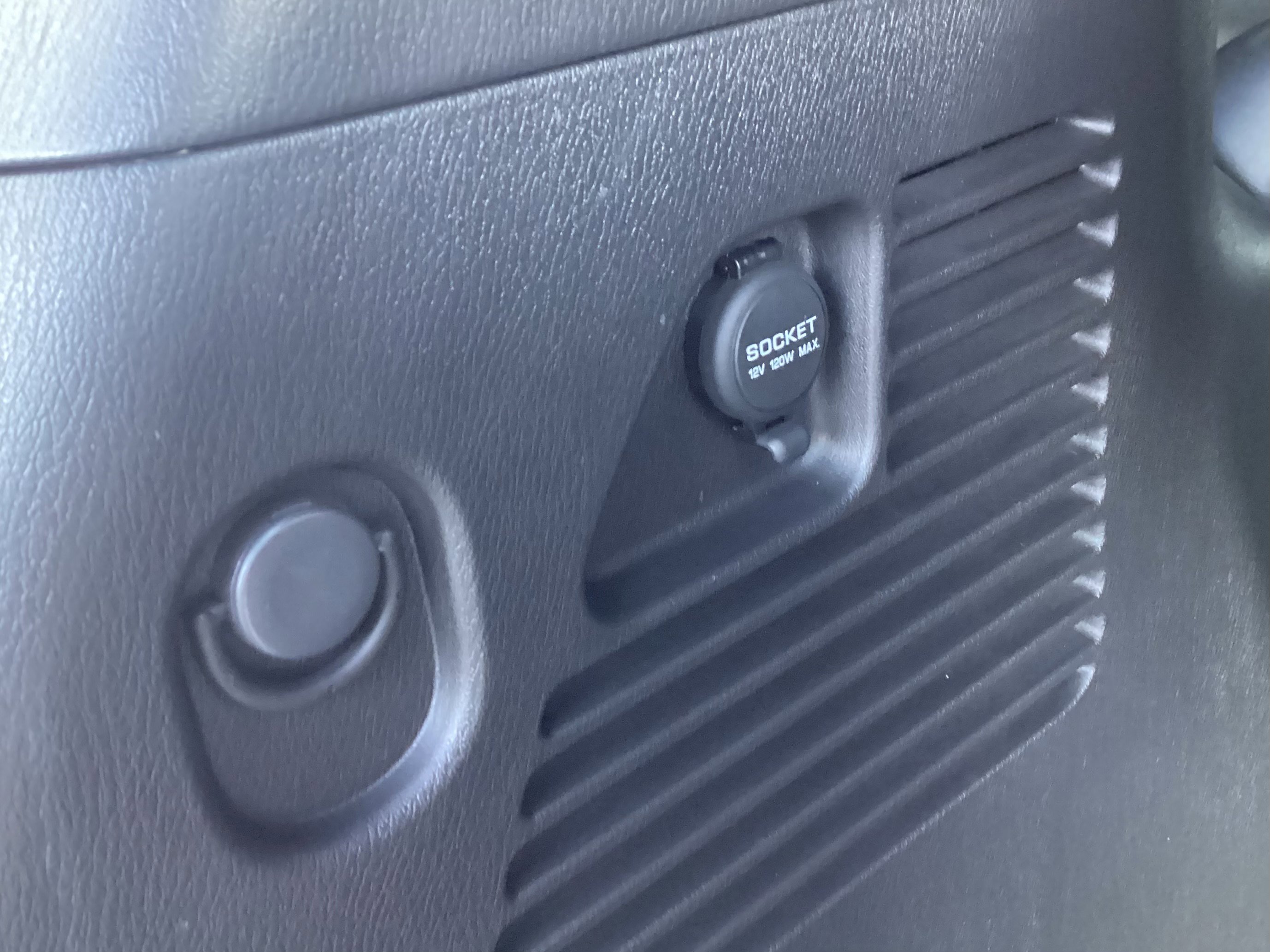 Used 2024 Nissan Armada Platinum w/ Captain's Chairs Package image 15